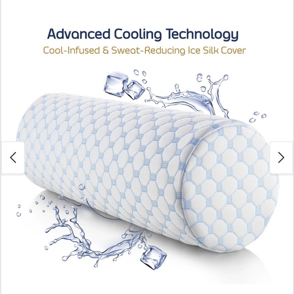 NEST Fragrances Other - NEST Fragrances Cooling Pillow - White and Blue